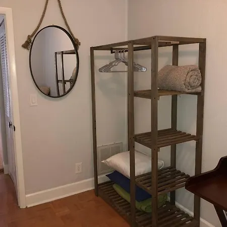 Overlooking Downtown Dunedin Two Bedroom Apartment No Kids, No Pets Exterior photo