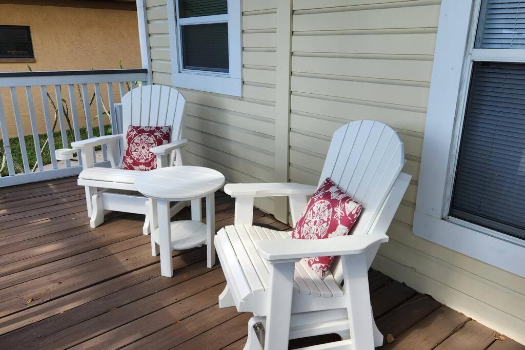 Overlooking Downtown Two Bedroom No Kids, No Pets Appartement Dunedin